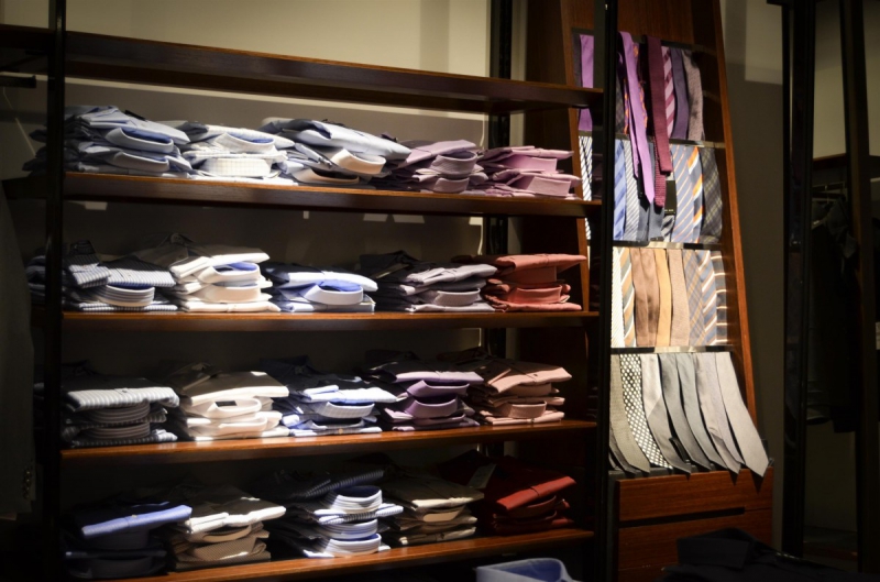 boutique-ST ANTONIN-min_shirts_exhibition_shop_shopping_shelf_buy_business_clothing-940715